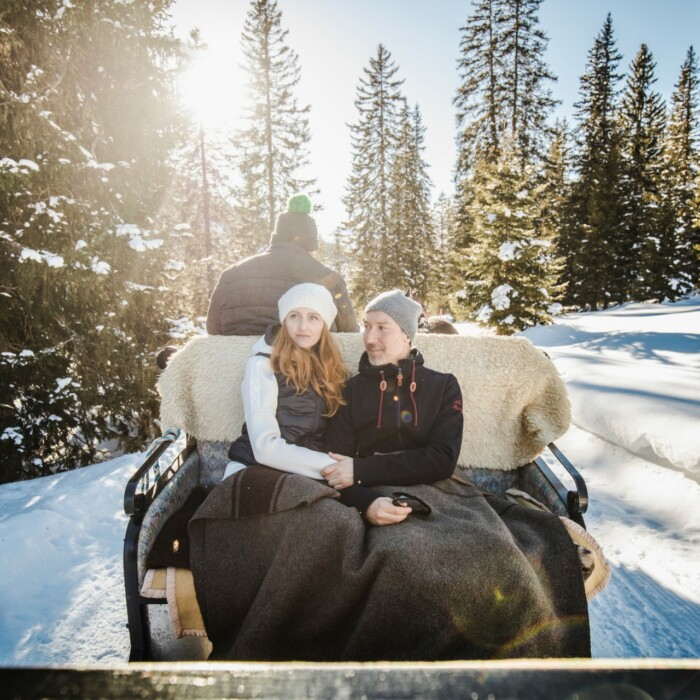 Winterurlaub Österreich - Pferdeschlittenfahrt - Hotel Lech Valley Lodge in Warth am Arlberg
