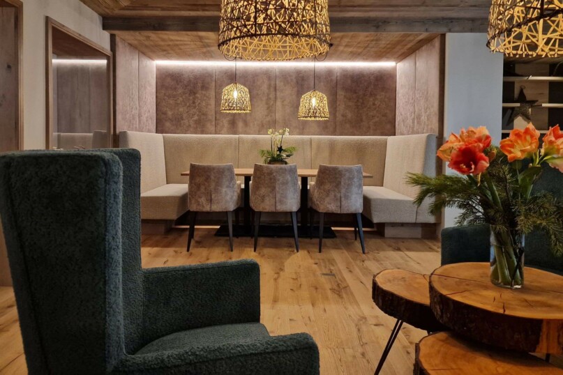 Restaurant in Warth – das beste Restaurant am Arlberg – Restaurant Licca Val und Lounge auf 1.500 m – traumhafte Aussicht in die Berge