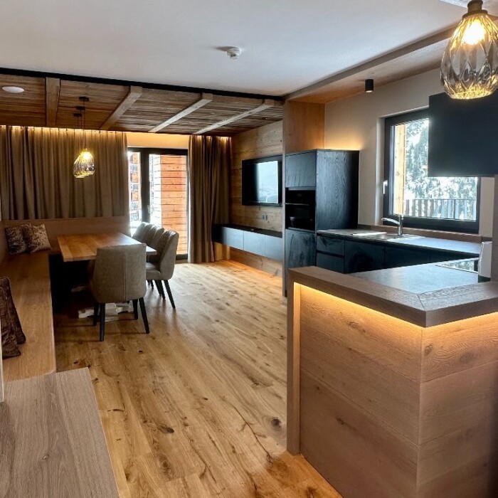 Lodge "Der weiße Ring" Essbereich mit Küche für 6 - 9 Personen