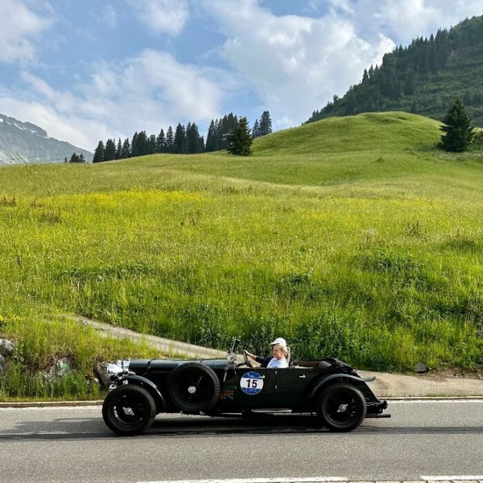 14. Arlberg Classic Car Rally 2023 in Lech am Arlberg - Oldtimer ALVIS SPEED 25 OPEN-SPORTS TOURER VAN DEN PLAS - Baujahr 1937 - 110 PS