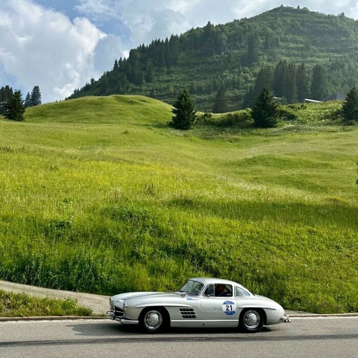 14. Arlberg Classic Car Rally 2023 in Lech am Arlberg - Oldtimer Mercedes SL R