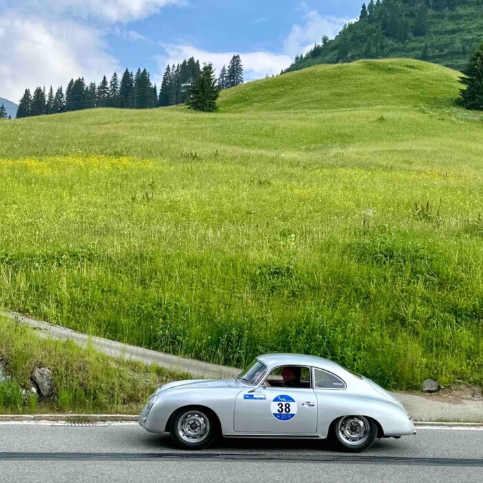 14. Arlberg Classic Car Rally 2023 in Lech am Arlberg - Oldtimer Porsche 356 A 72 Coupé - Baujahr 1957 - 75 PS