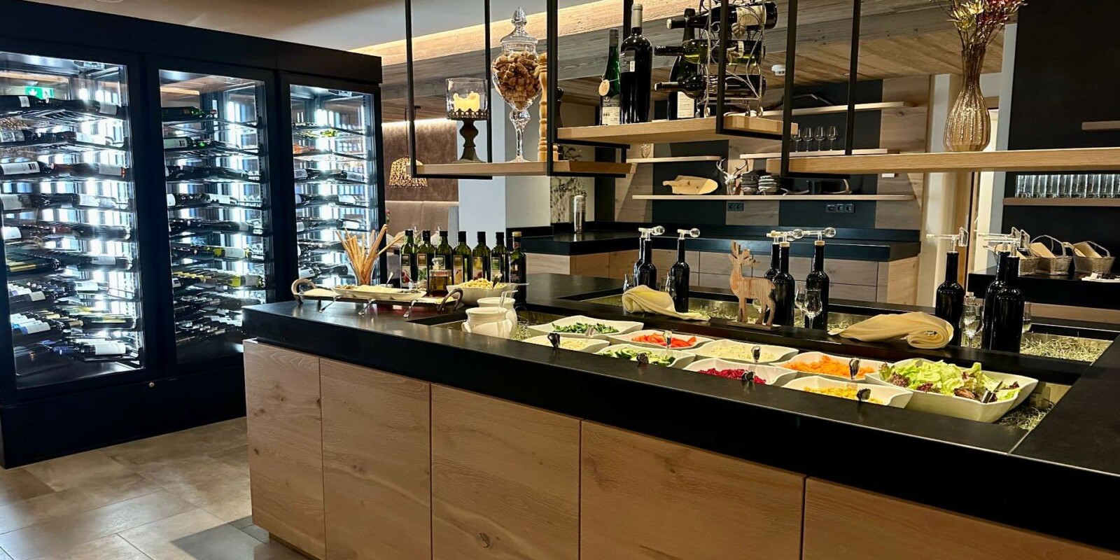 Lodge Österreich - Restaurant Buffet in der Lech Valley Lodge am Arlberg