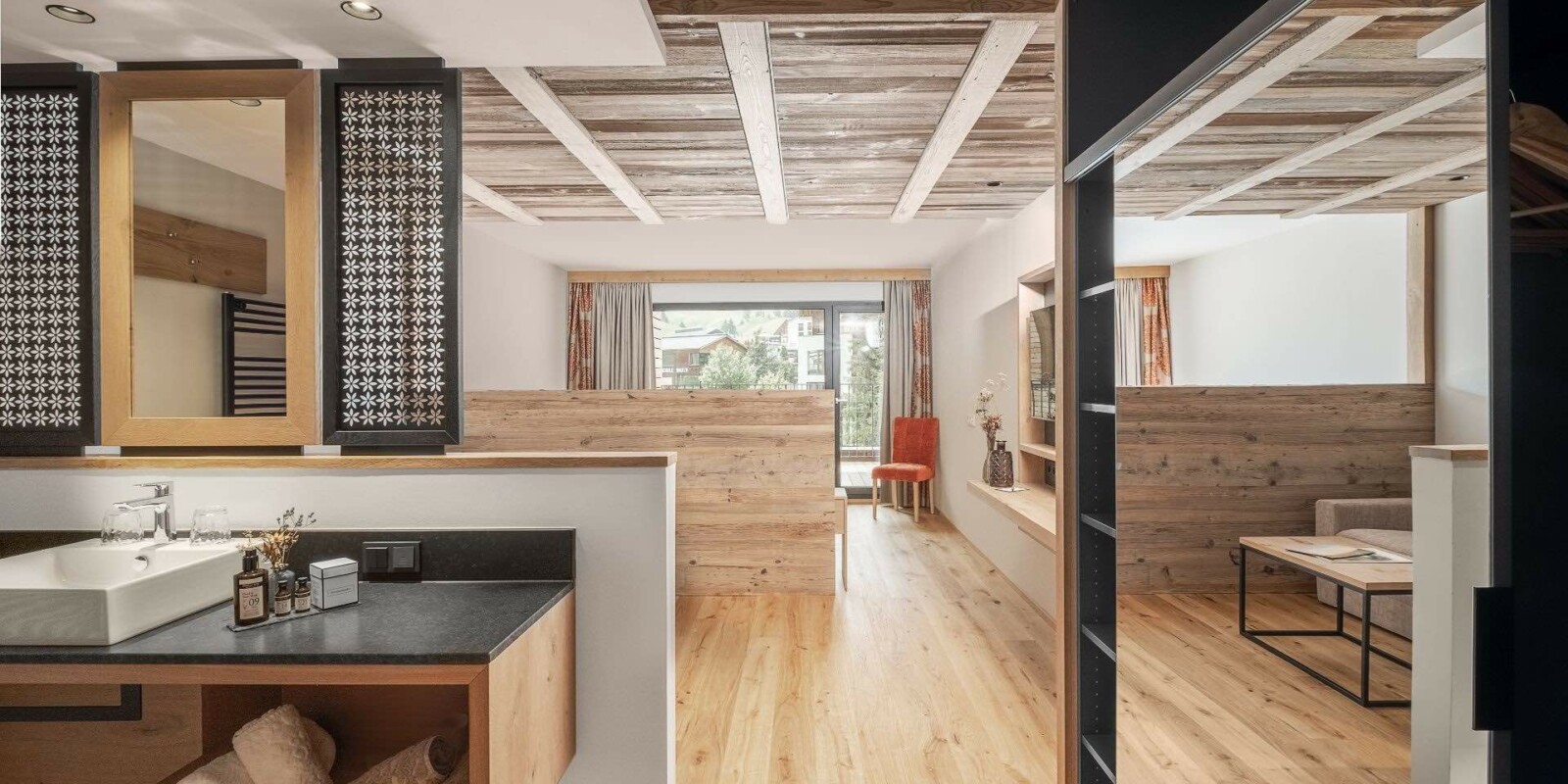 Junior-Suite - NEU: Hotel Warth m Arlberg in Österreich - Lech Valley Lodge - für 2 - 3 Personen