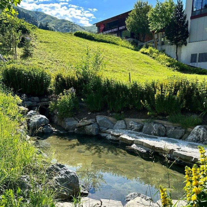 Kneipp Anlage im Sommer - Lech Valley Lodge am Arlberg