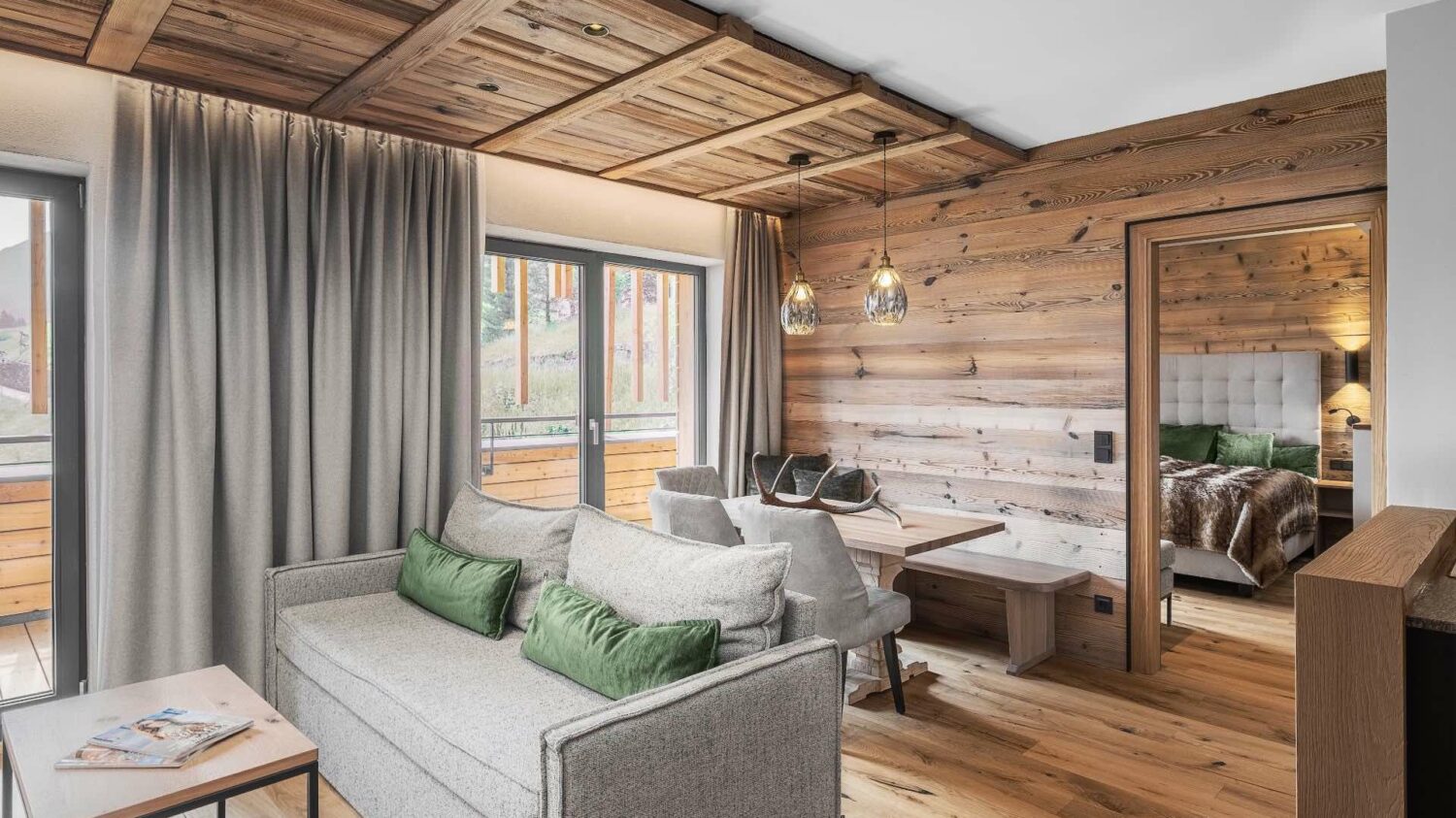 Luxus-Lodge Biberkopf - NEU am Arlberg in Österreich - 2 Schlafzimmer mit 2 Bäder - Wohnzimmer und Küche