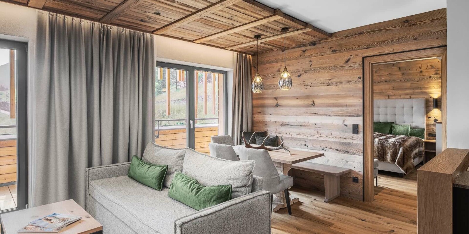 Luxus-Lodge Biberkopf - NEU am Arlberg in Österreich - 2 Schlafzimmer mit 2 Bäder - Wohnzimmer und Küche