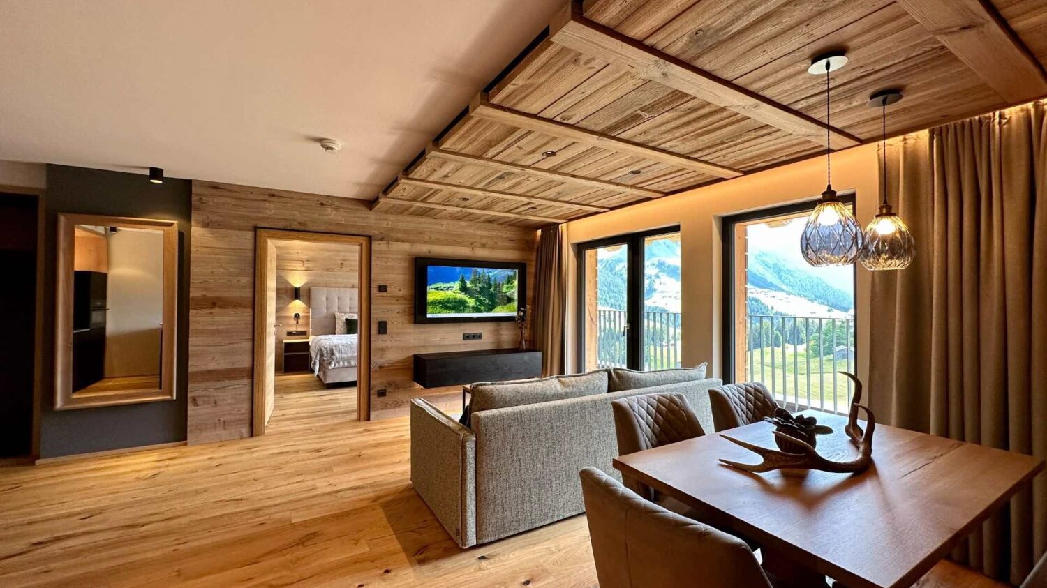 Lodge Biberkopf - Lech Valley Lodge in Warth am Arlberg - Wohnbereich mit Blick zum Biberkopf