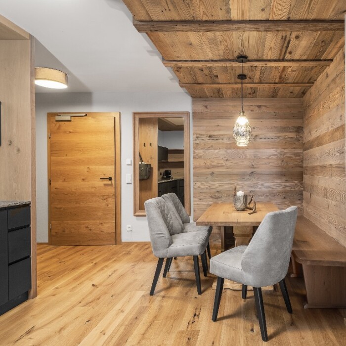 Lodge Widderstein - NEU: Familien-Lodge für 4 Personen - Lech Valley Lodge in Warth am Arlberg - Esszimmer