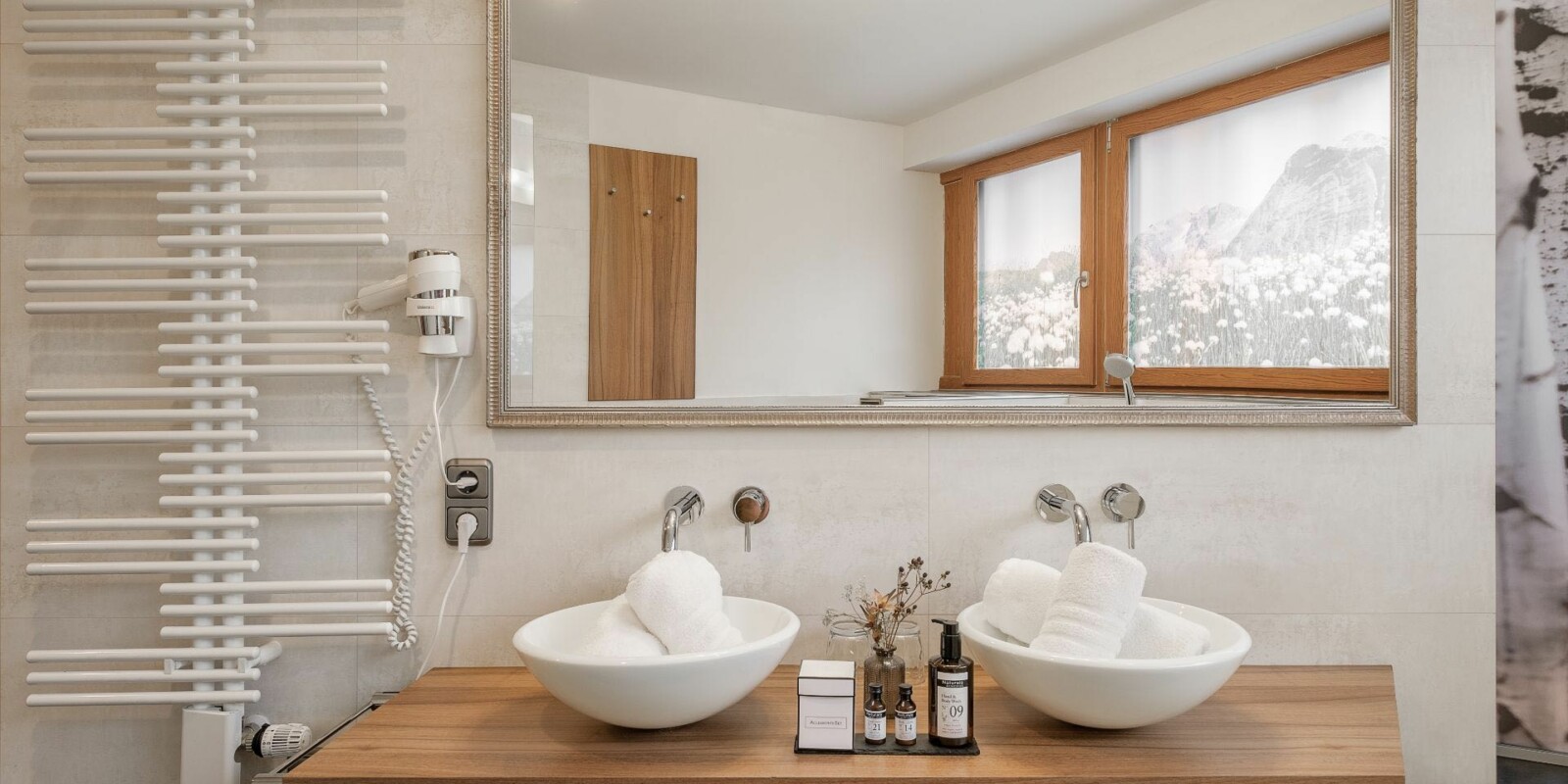 Suite Birkenwald - Neu im Hotel Warth am Arlberg in Österreich - Modernes Badezimmer