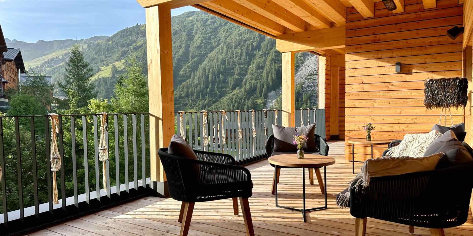 Alpen-Lounge und Bar - Neu am Arlberg in der Lech Valley Lodge in Warth