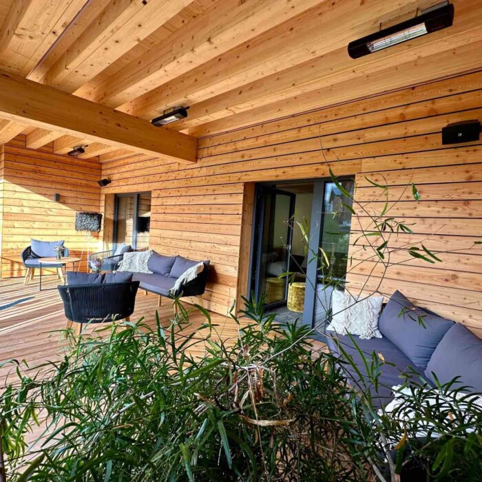 Alpen-Lounge & Bar - NEU in der Lech Valley Lodge am Arlberg in Österreich - Coole Drinks & Musik