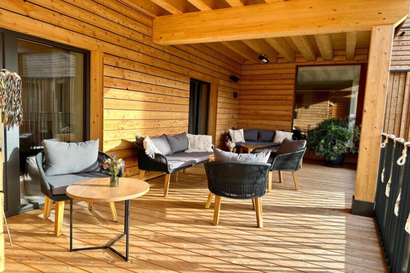 NEU und einzigartig die Alpen-Lounge - die beste Bar am Arlberg in der Lech Valley Lodge