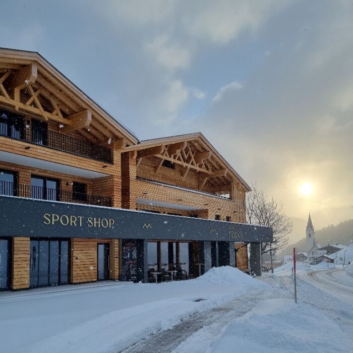 Hotel in Warth am Arlberg - NEUE Luxus-Lodges - Suiten - Junior-Suiten - Doppelzimmer - Pool & Sauna - Restaurant und Alpen Lounge & Bar - Das absolute Highlight am Arlberg in Österreich