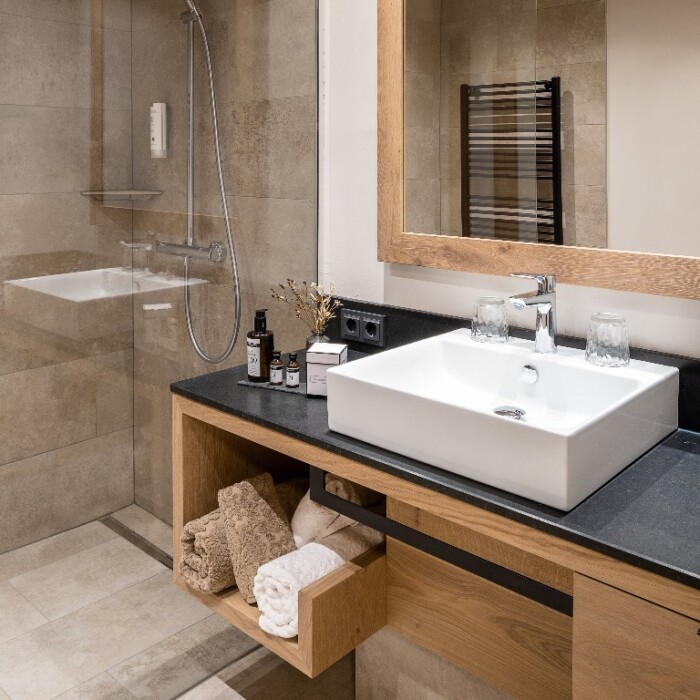 Badezimmer im Aparthotel Lech Valley Lodge in Österreich
