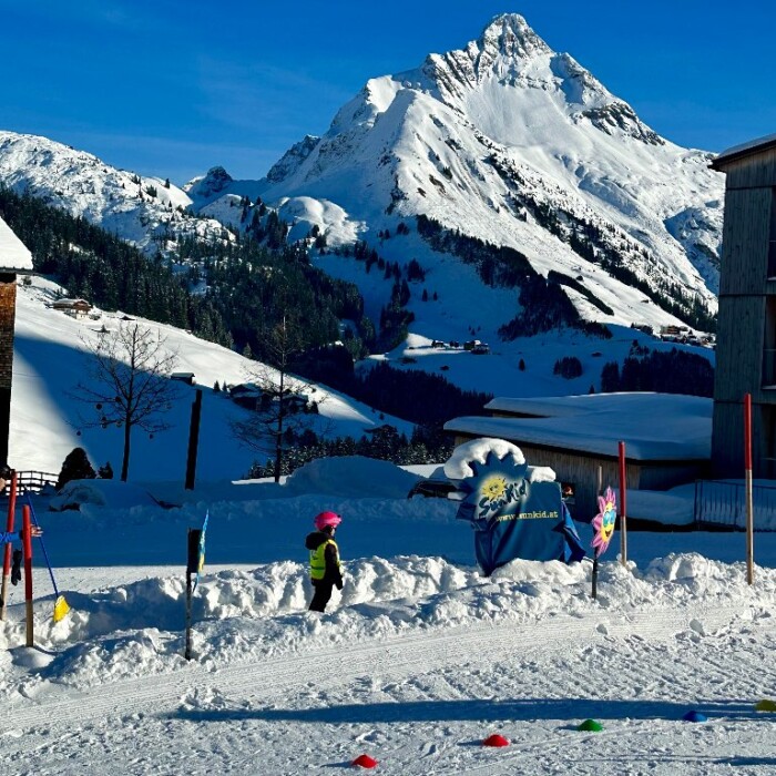 Paulis Kinderland Warth am Arlberg - einzigartig für Kinder und Familien - schönster Familienurlaub in den Bergen