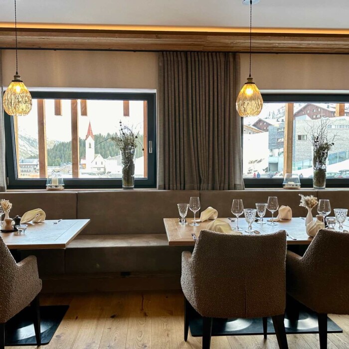 Panorama-Restaurant Licca Val in Warth am Arlberg in Österreich - einzigartige Aussicht in die Berge