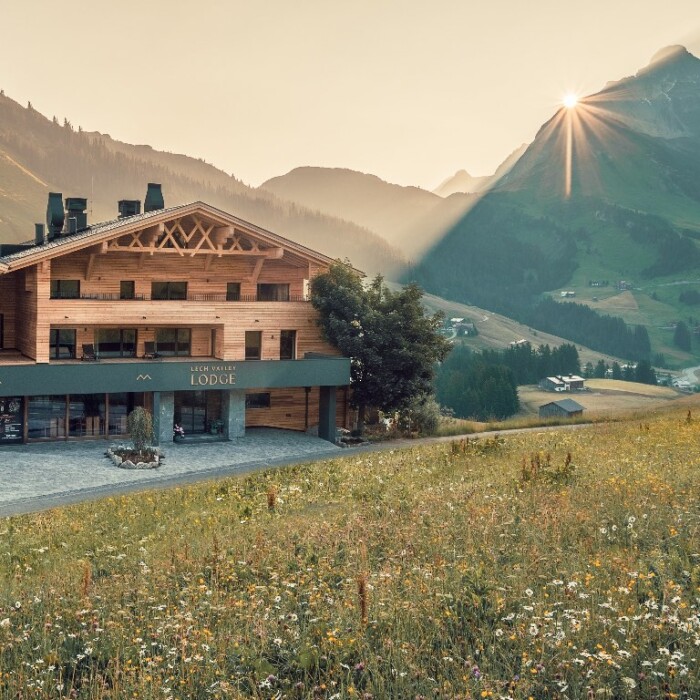Chalets in Österreich mieten – die schönsten Chalets mit 2 - 3 Schlafzimmer – großem Wohnzimmer – offener moderner Küche – Pool – Sauna