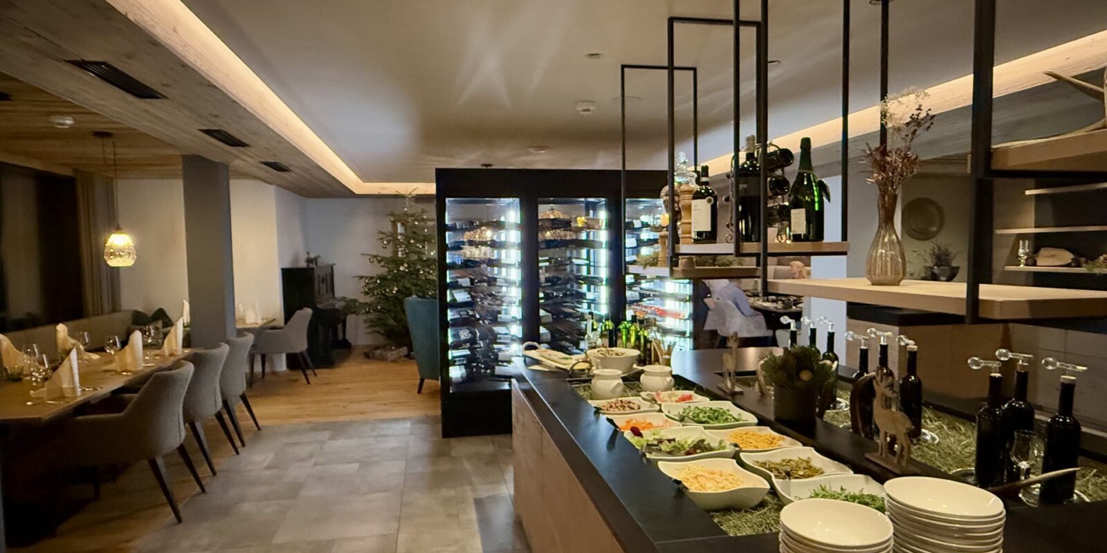 Restaurant in Warth am Arlberg – die besten österreichischen Speisen - das schönste Restaurant am Arlberg - typisch österreichische Küche mit Büffet