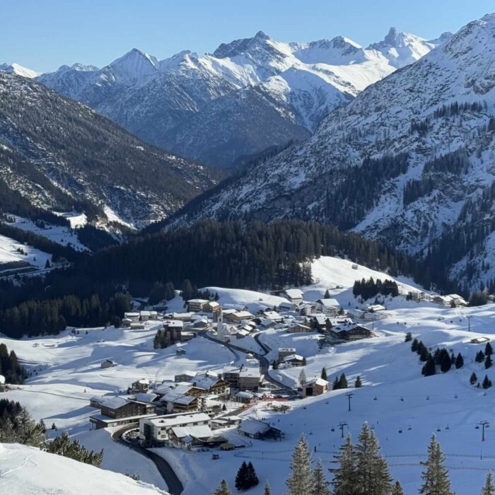 Snowboard Urlaub in Österreich - einzigartige Pisten im Skigebiet Ski Arlberg - Warth am Arlberg auf 1.500 m Höhe