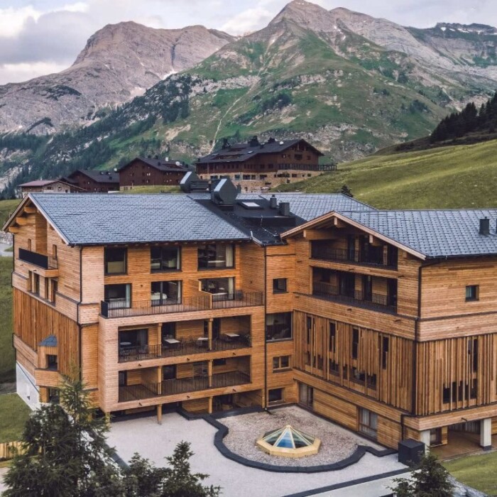 Aparthotel in Österreich - traumhafte Lage dirket im Wander- und Skigebiet am Arlberg - Doppelzimmer - Suiten - Lodges mit Pool - Sauna - Dampfbad
